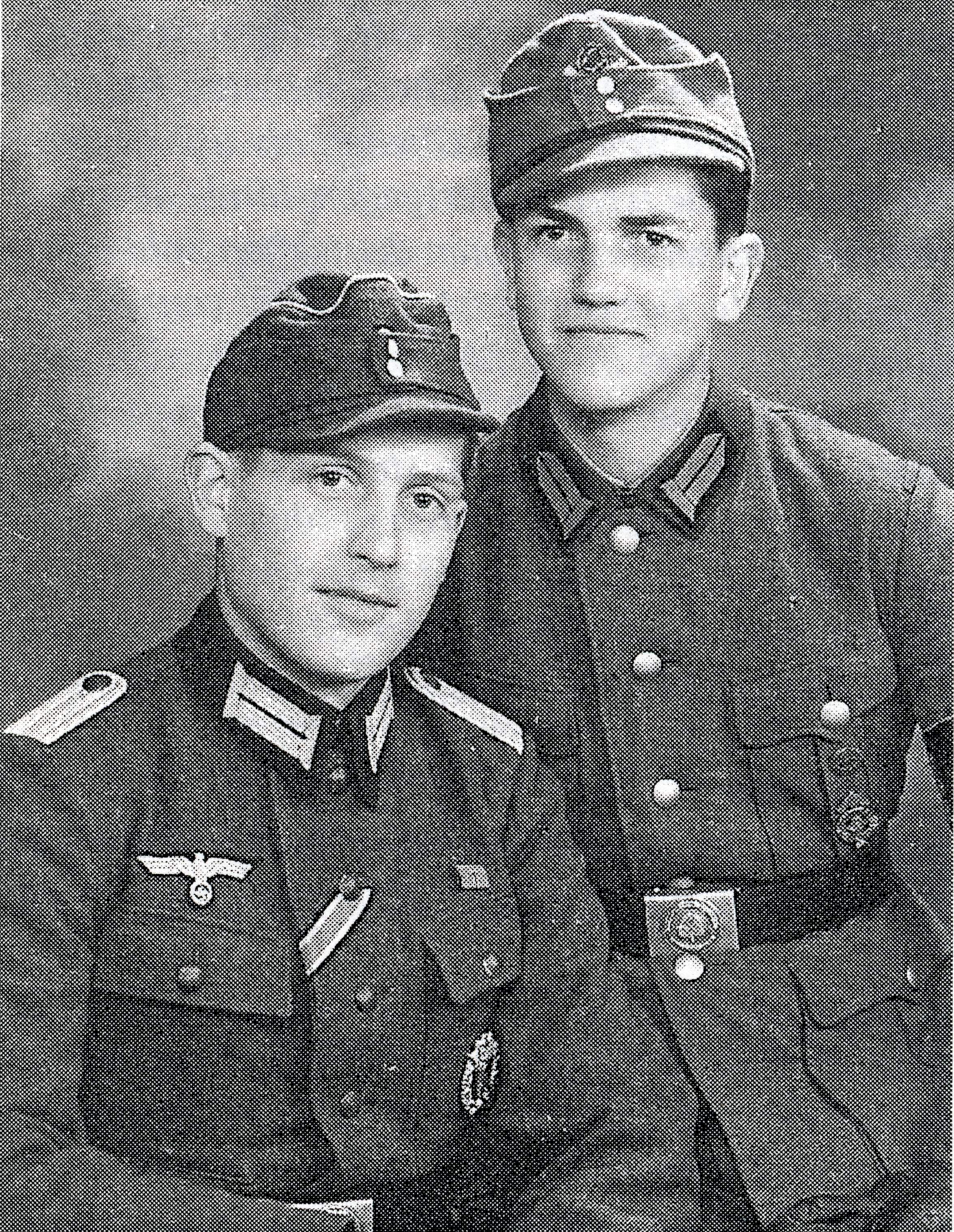 Links, Erwin Wiemer, 20.09.1920 gestorben am 06.08.1944 in Lettland bei Riga. Rechts, Lothar Wiemer, 26.06.1926, vermisst seit Februar 1945 bei Heiligenbeil, Ostpreussen.